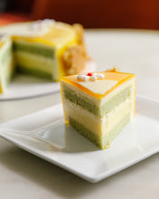 Load image into Gallery viewer, Exotic cake
