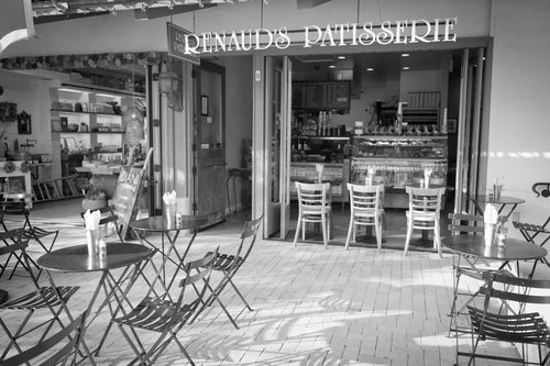 Renaud's store front